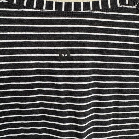 Lululemon Long Sleeve Modern Stripe Heathered Black White size 10 - Picture 5 of 5